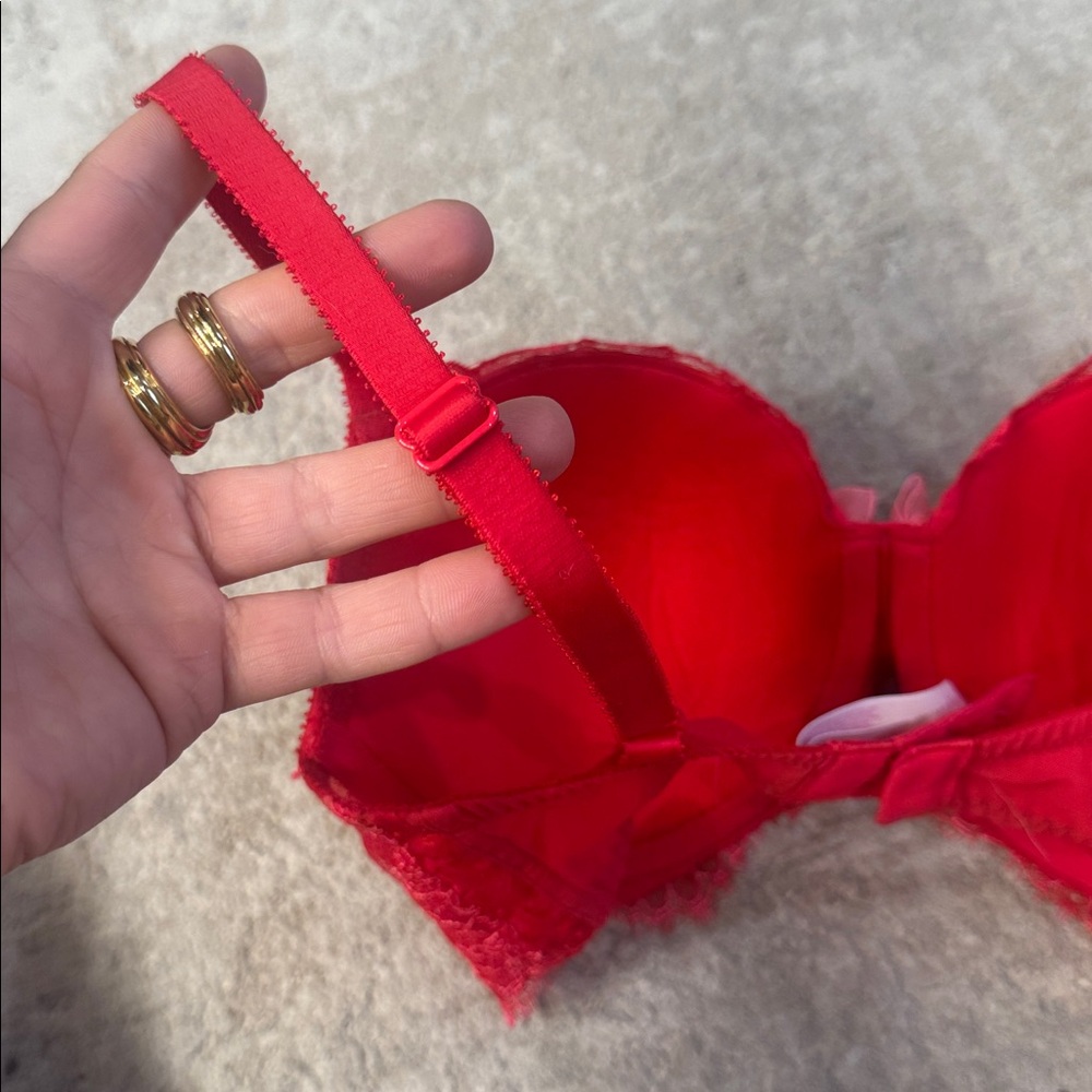 Victoria's Secret Vibrant Red Lace Bra - Picture 6 of 7